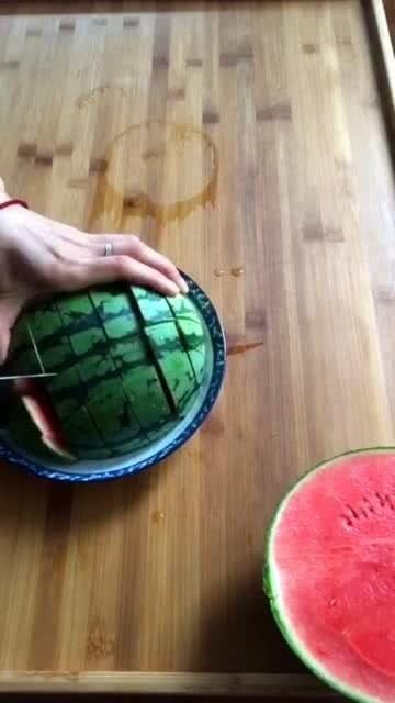 蜜瓜怎么切更方便吃视频,轻松享用每一口