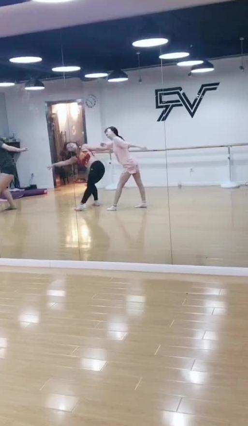 韩国吃瓜跳舞视频完整版,全民狂欢的动感瞬间